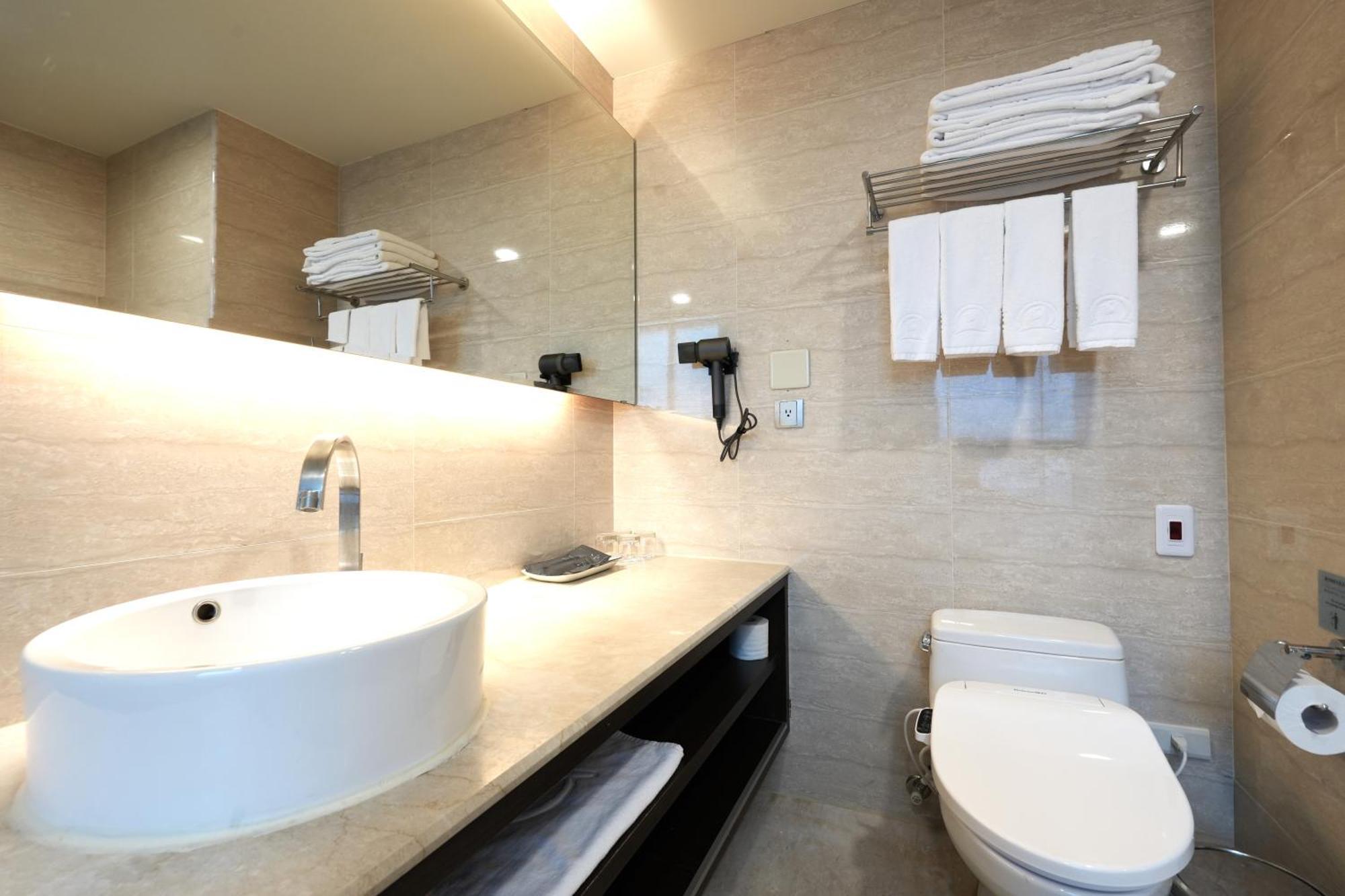 Hiyeshotel勤天商旅-花蓮館 Hualien City Ngoại thất bức ảnh